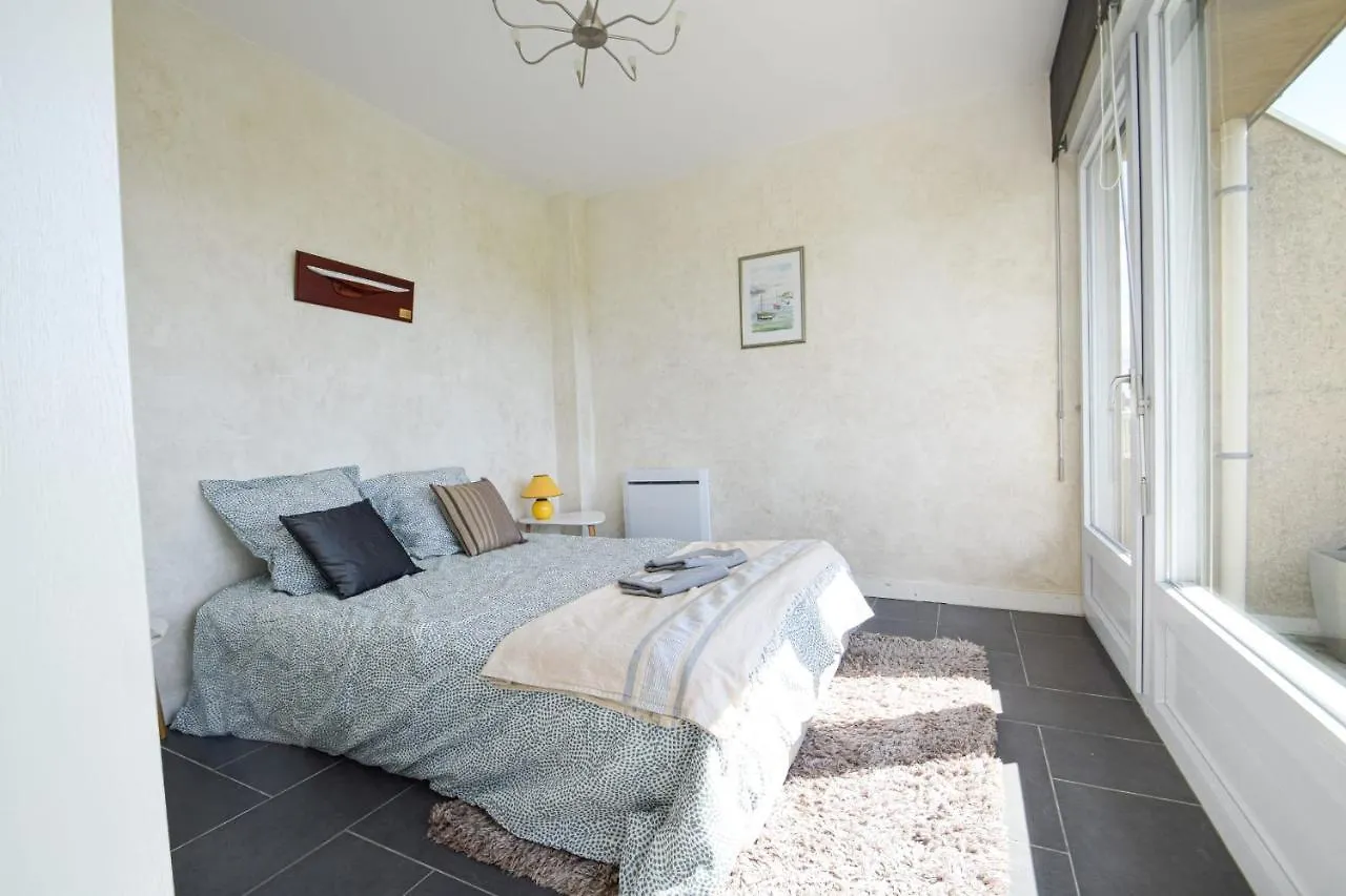 Appartement 6 Pers Proche Plage 150M Vue Mer Box Voiture Dinard Apartment